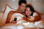 Телевизор разнообразит сексуальную жизнь в спальне