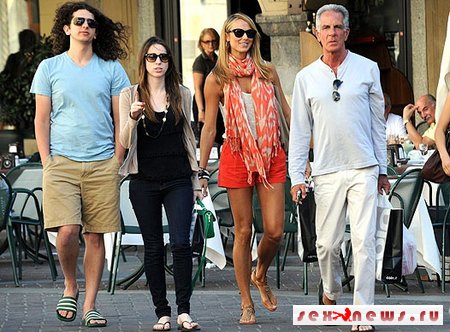 Джордж Клуни и Стейси Киблер наслаждаются отдыхом в Италии