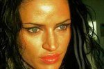 Двойник Анджелины Джоли напала на таксиста за отказ в сексе