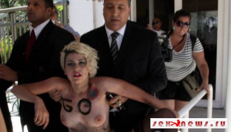 FEMEN   -- -
