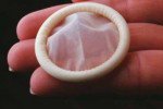 Выбираем безопасный оргазм с презервативом