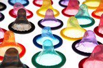 В паре выбор презервативов диктуют женщины