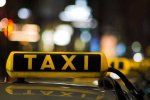 Жительница Курска обнажилась в такси, добиваясь от водителя секса