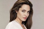 Анджелина Джоли расплакалась в ходе гуманитарной миссии в Боснии