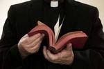 Итальянский священник обокрал монахинь, чтобы заплатить гею за секс
