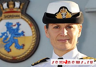 Женщину убрали с должности капитана корабля ВМС Великобритании за роман с офицером